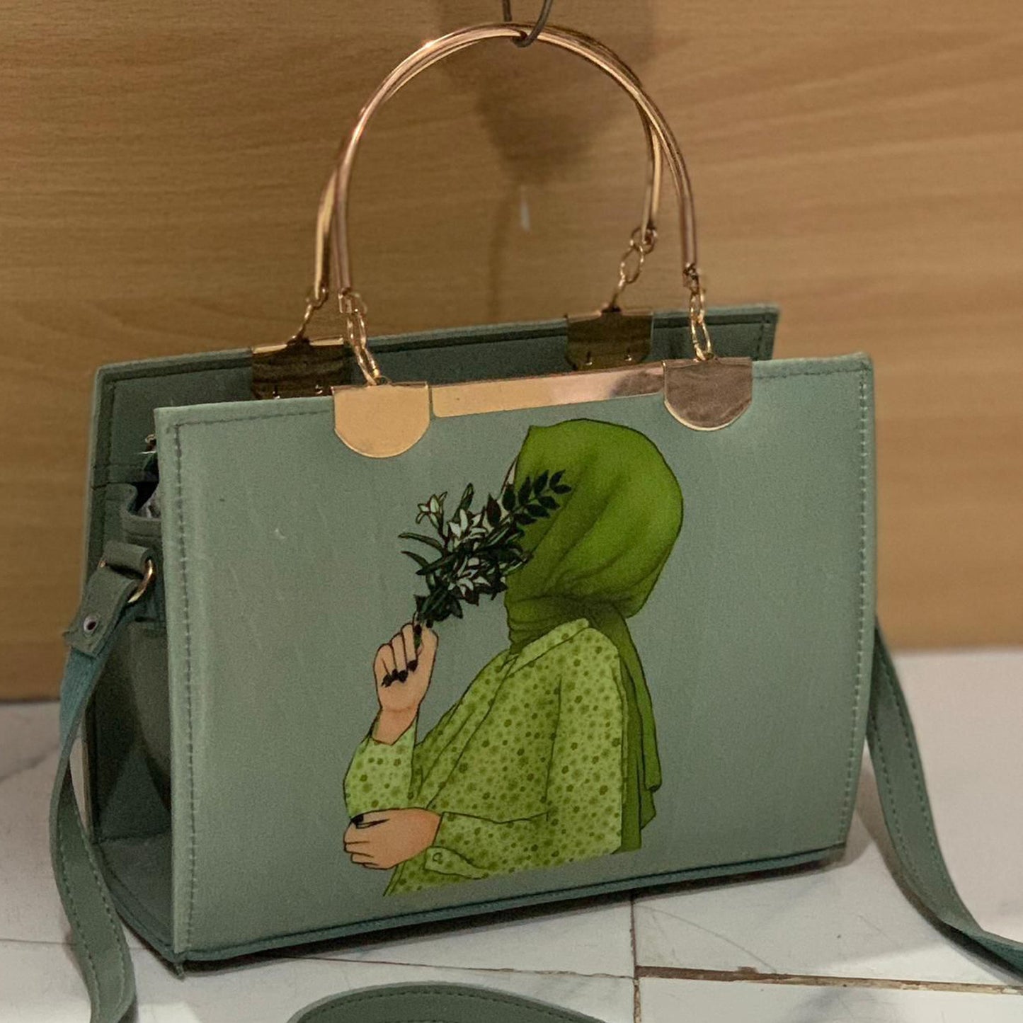 Elegant Artistic Handbag with Golden Handle(ALL IN 1)