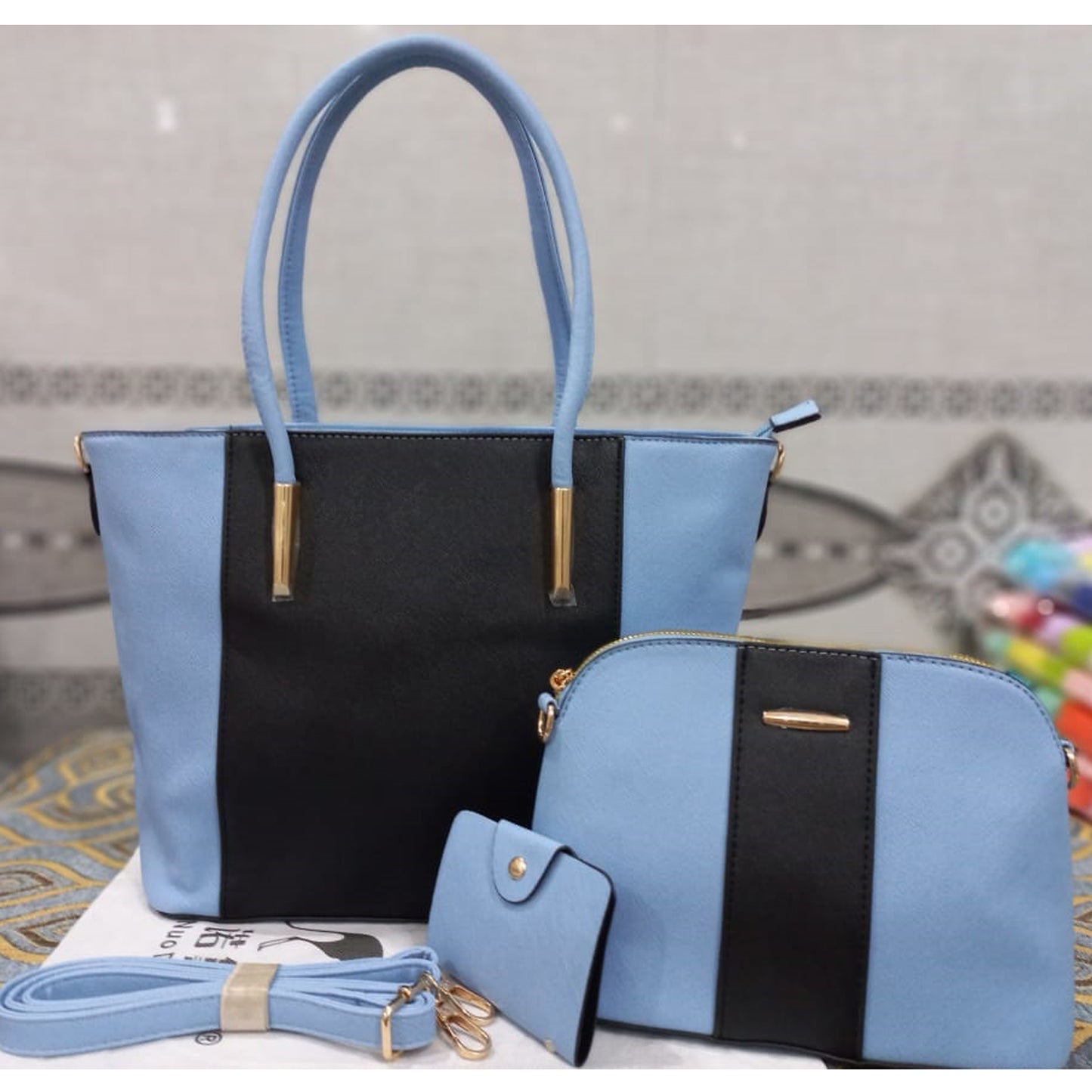 “Glam Up Your Look – 4-in-1 Luxury Handbag Set in Stunning Multi Colors”(ALL IN1)(BRANDED)