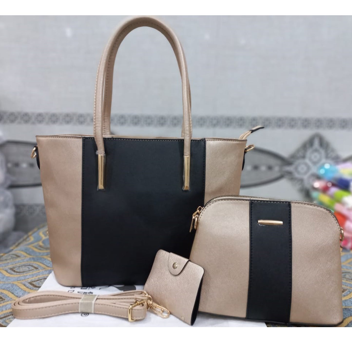 “Glam Up Your Look – 4-in-1 Luxury Handbag Set in Stunning Multi Colors”(ALL IN1)(BRANDED)