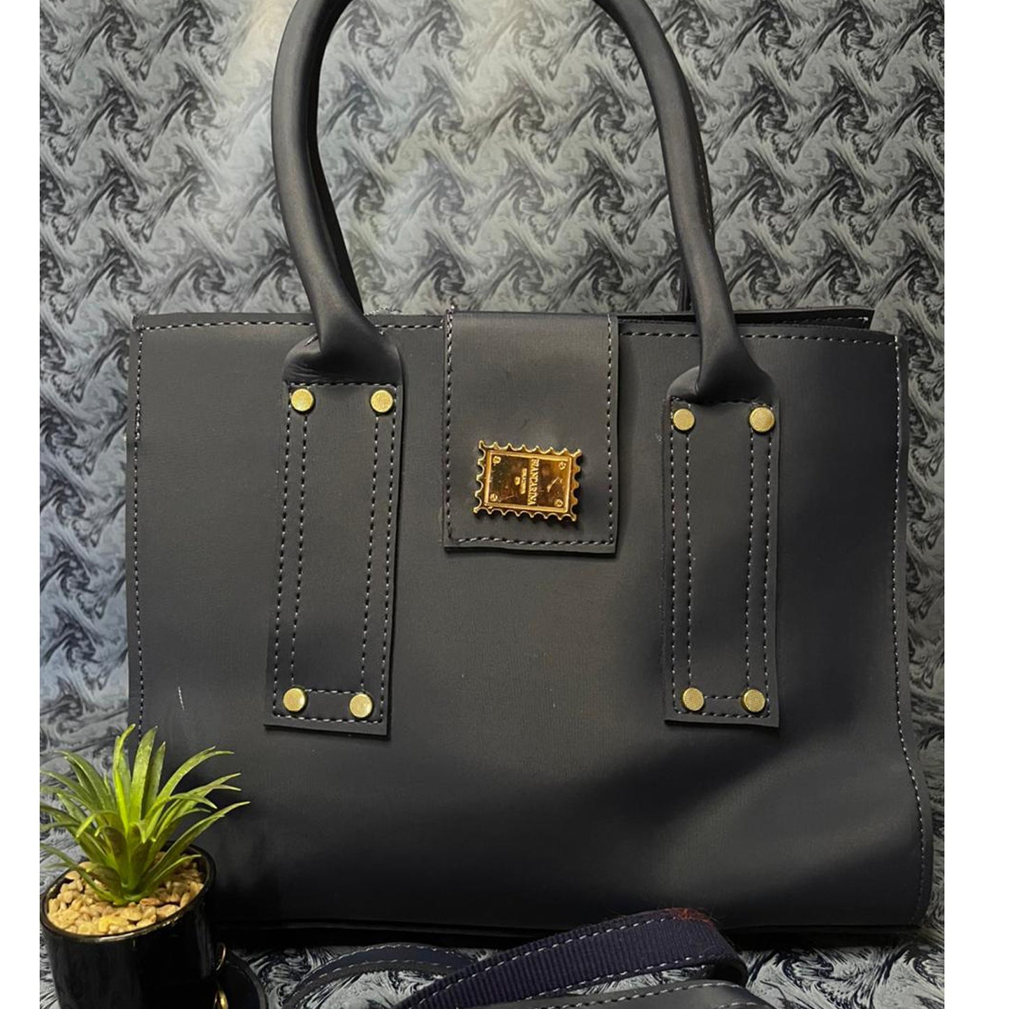 ✨ Premium Elegant Black Tote Handbag – Timeless Style & Luxury ✨